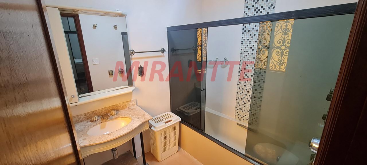 Sobrado de 247m² com 4 quartos em Parada Inglesa