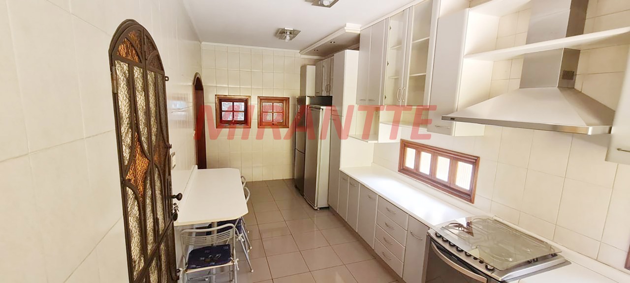Sobrado de 247m² com 4 quartos em Parada Inglesa