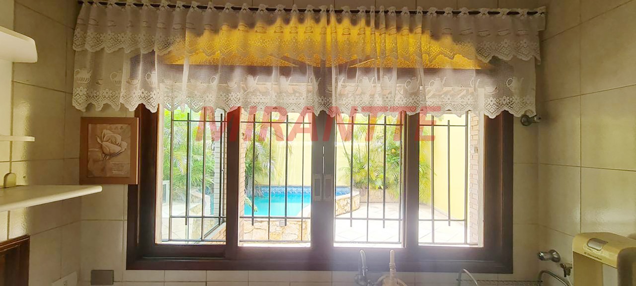Sobrado de 247m² com 4 quartos em Parada Inglesa