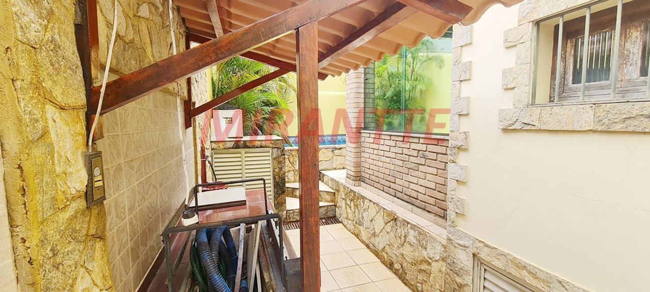 Sobrado de 247m² com 4 quartos em Parada Inglesa