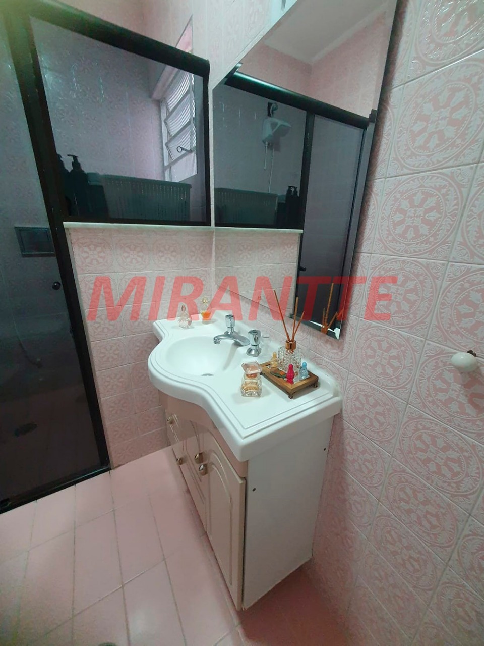 Sobrado de 202m² com 3 quartos em Jardim Japão