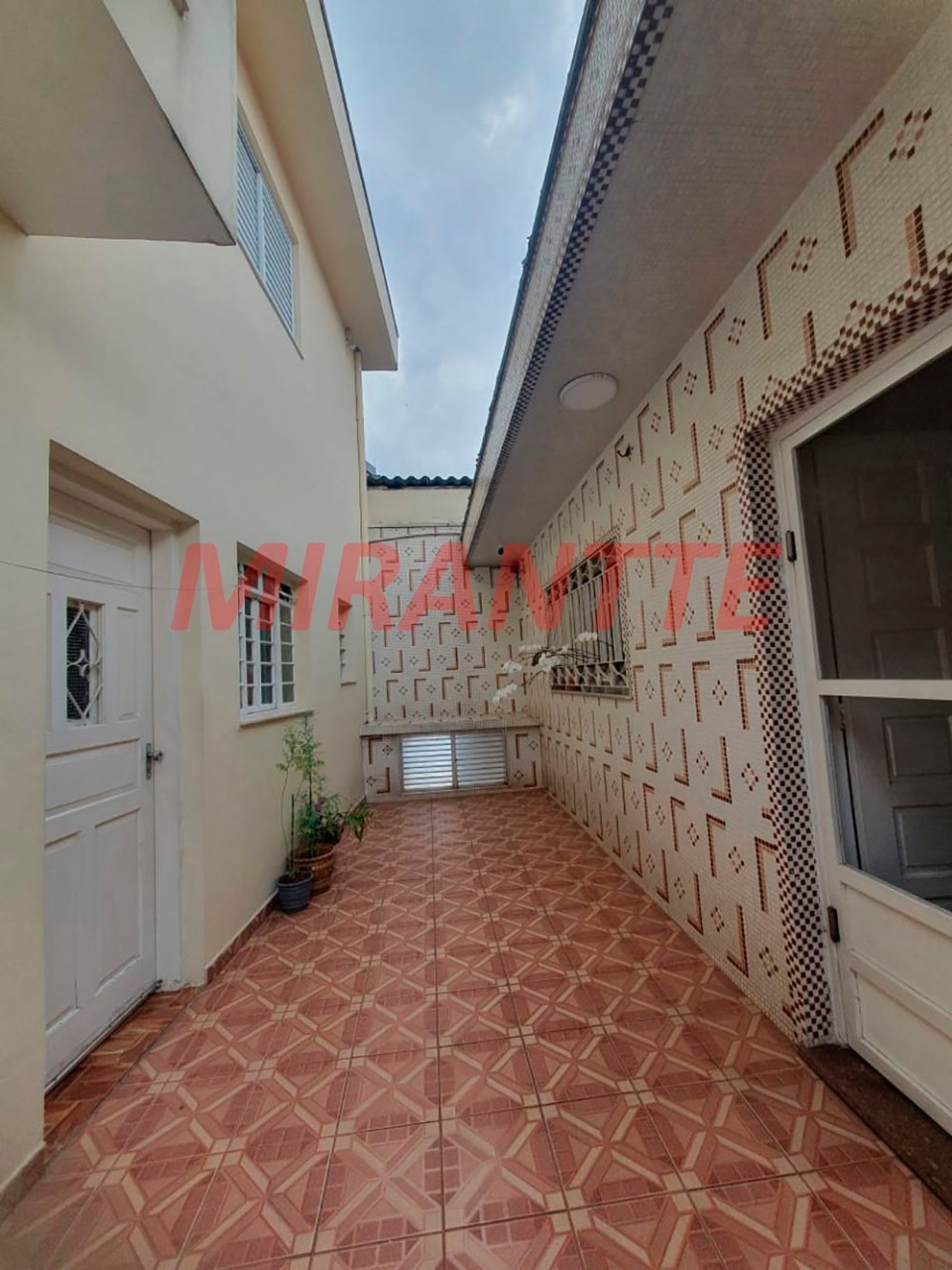 Sobrado de 202m² com 3 quartos em Jardim Japão