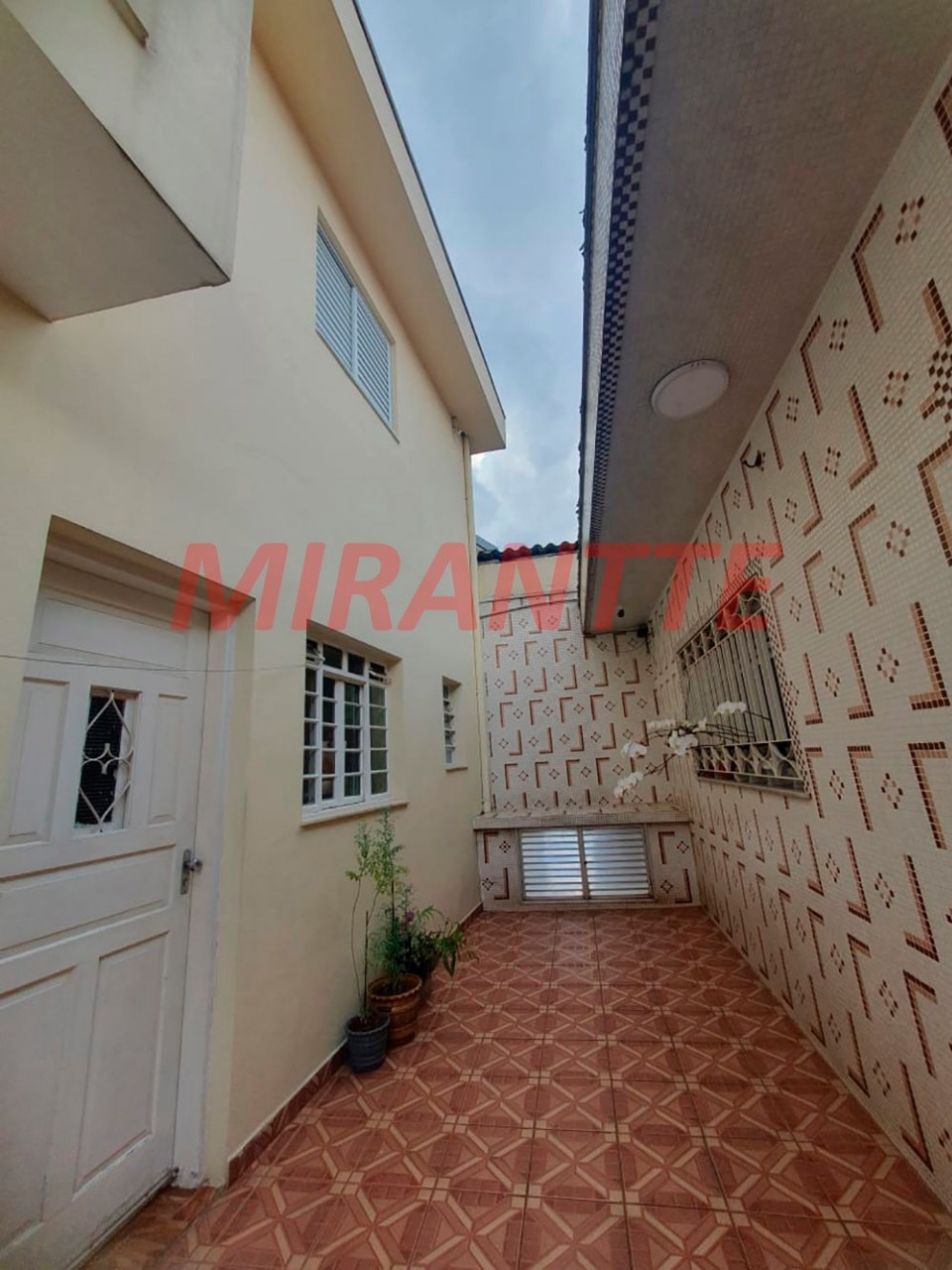 Sobrado de 202m² com 3 quartos em Jardim Japão