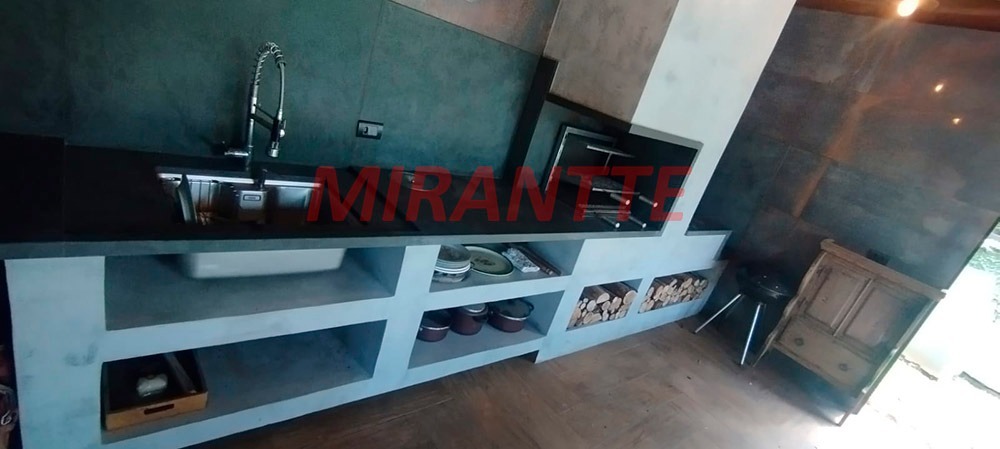 Cond. fechado de 317m² com 3 quartos em Serra da Cantareira