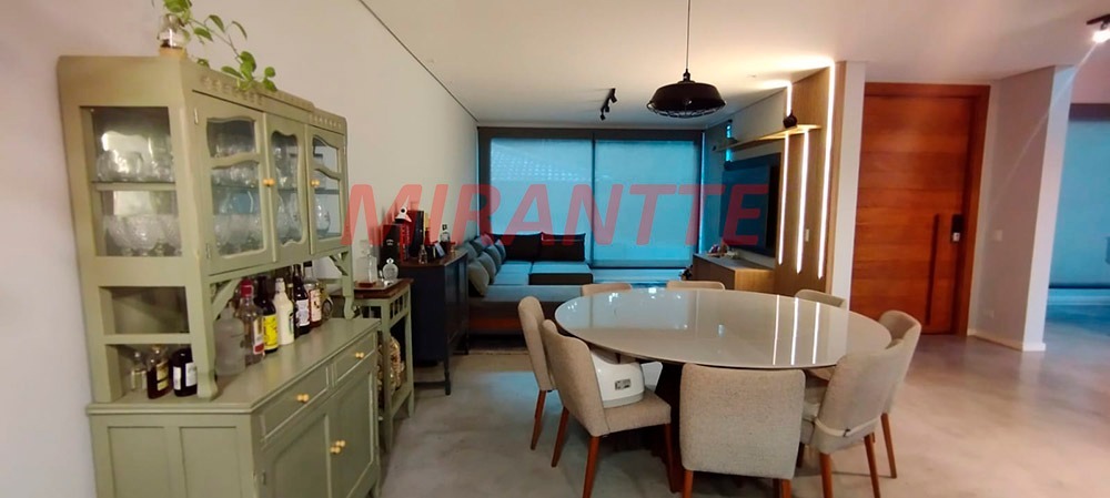 Cond. fechado de 317m² com 3 quartos em Serra da Cantareira