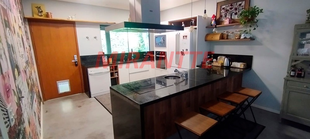 Cond. fechado de 317m² com 3 quartos em Serra da Cantareira