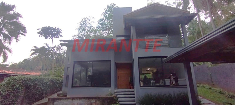 Cond. fechado de 317m² com 3 quartos em Serra da Cantareira