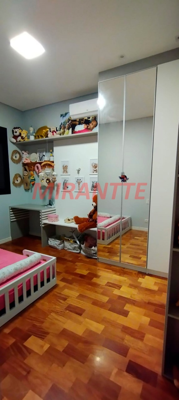 Cond. fechado de 317m² com 3 quartos em Serra da Cantareira