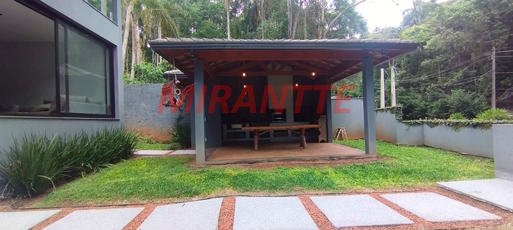 Cond. fechado de 317m² com 3 quartos em Serra da Cantareira