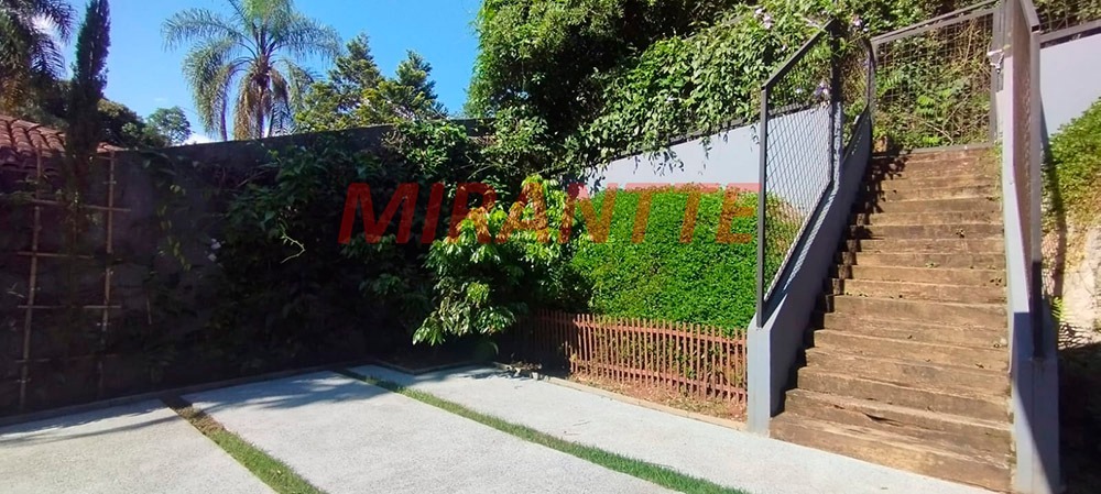 Cond. fechado de 317m² com 3 quartos em Serra da Cantareira