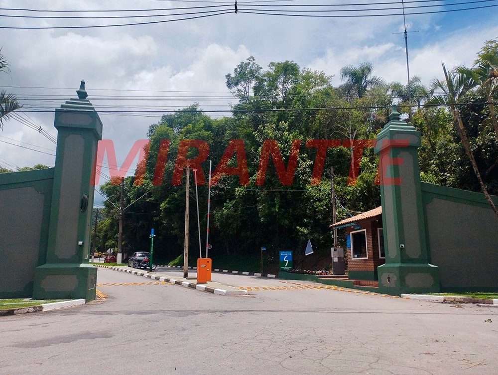Cond. fechado de 317m² com 3 quartos em Serra da Cantareira