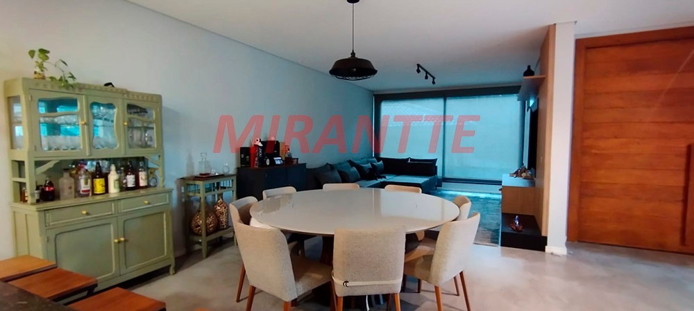 Cond. fechado de 317m² com 3 quartos em Serra da Cantareira