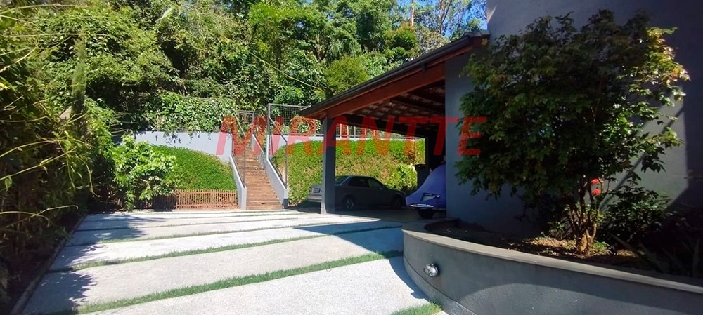 Cond. fechado de 317m² com 3 quartos em Serra da Cantareira
