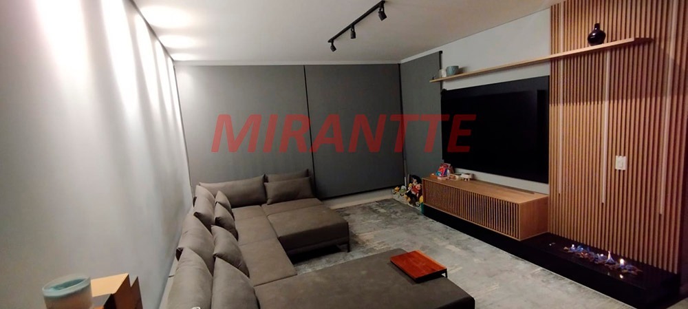 Cond. fechado de 317m² com 3 quartos em Serra da Cantareira