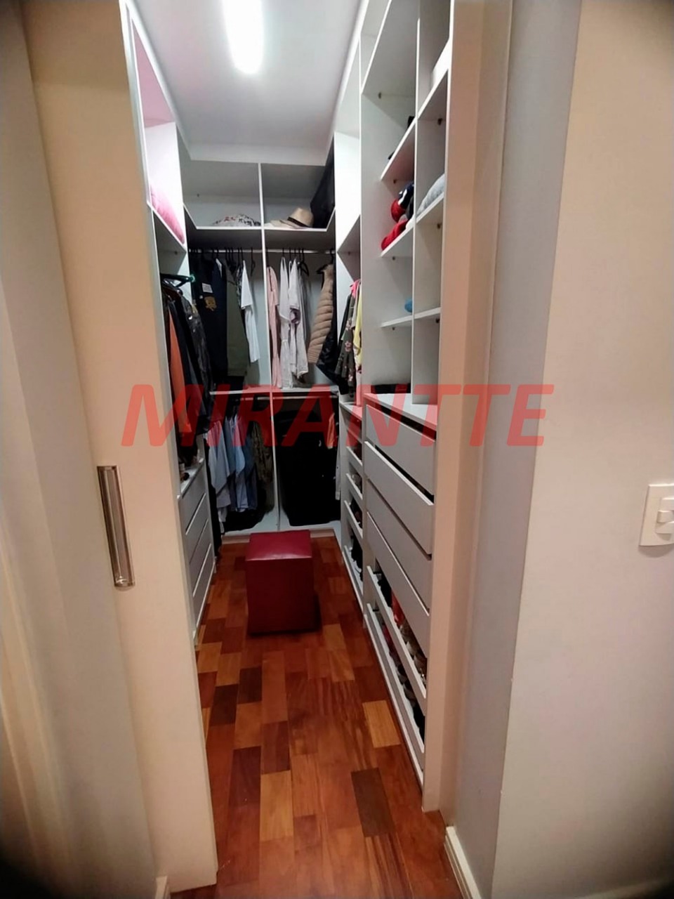 Cond. fechado de 317m² com 3 quartos em Serra da Cantareira