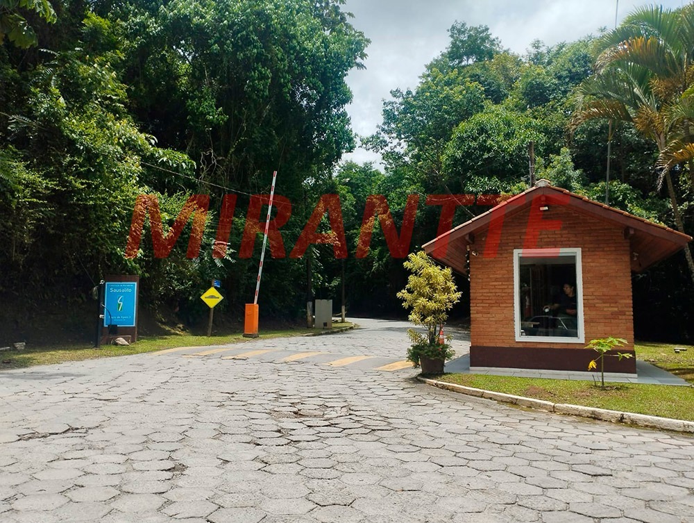 Cond. fechado de 317m² com 3 quartos em Serra da Cantareira