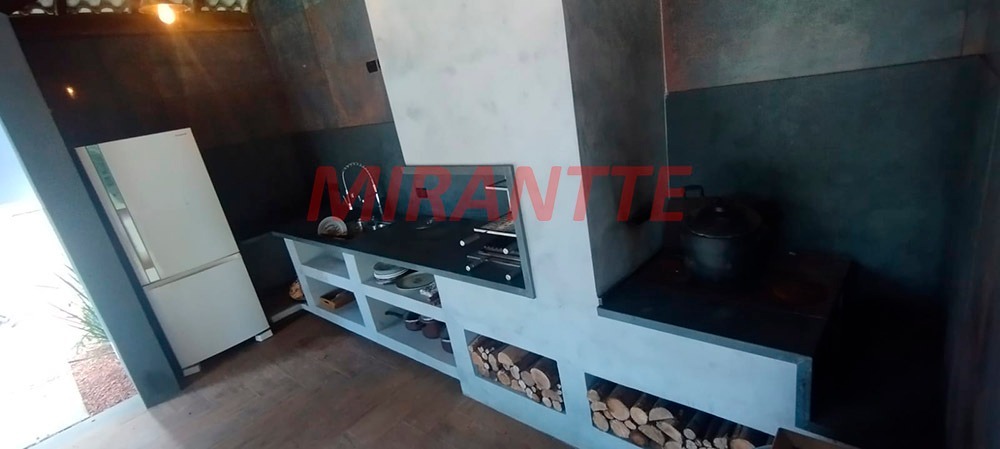 Cond. fechado de 317m² com 3 quartos em Serra da Cantareira