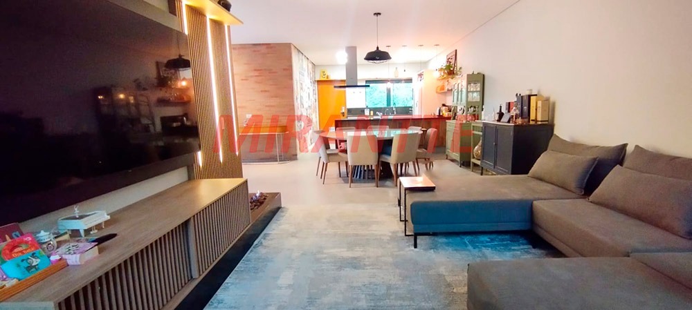 Cond. fechado de 317m² com 3 quartos em Serra da Cantareira