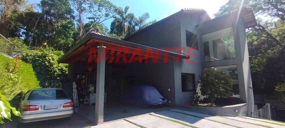 Cond. fechado de 317m² com 3 quartos em Serra da Cantareira