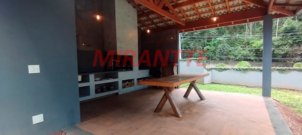 Cond. fechado de 317m² com 3 quartos em Serra da Cantareira