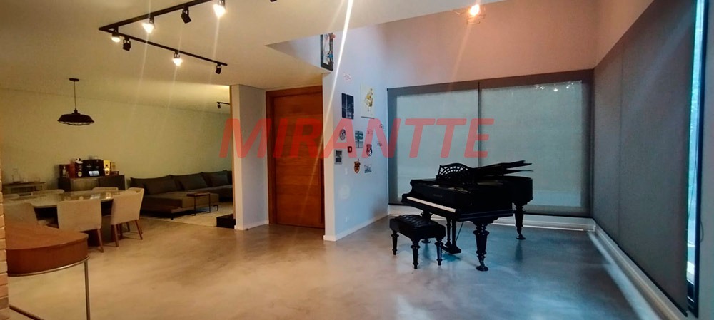 Cond. fechado de 317m² com 3 quartos em Serra da Cantareira