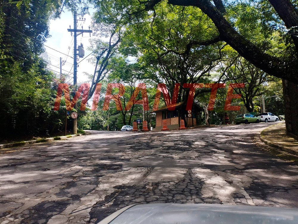 Cond. fechado de 317m² com 3 quartos em Serra da Cantareira