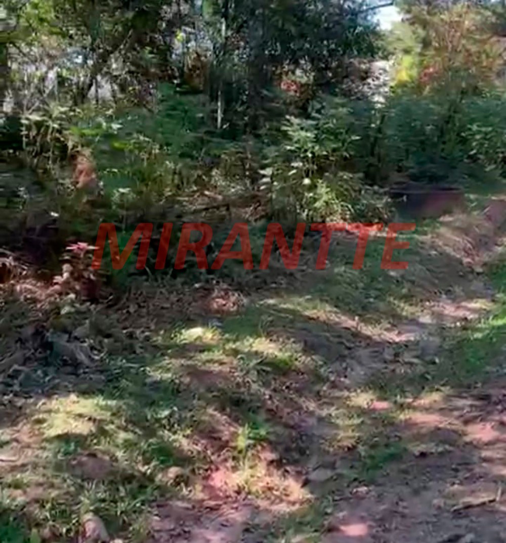 Terreno de m² em Alpes Da Cantareira