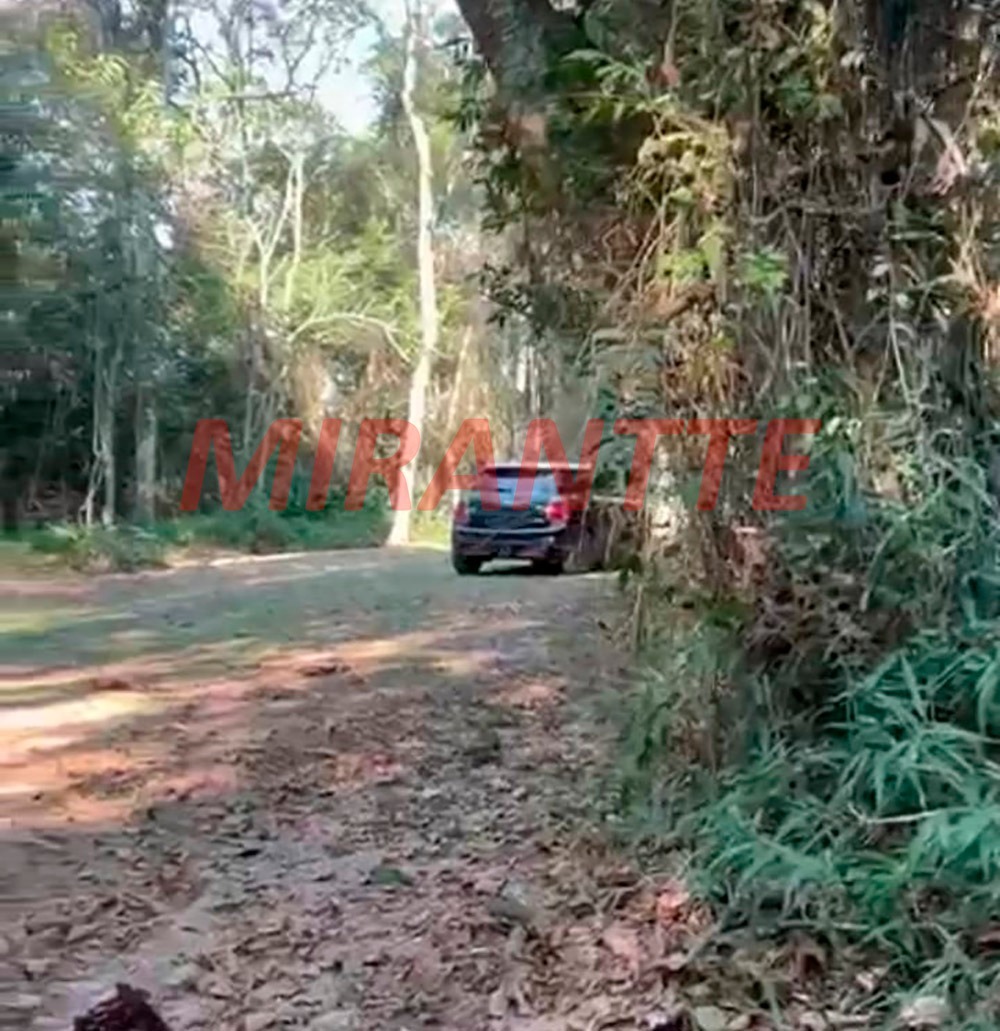 Terreno de m² em Alpes Da Cantareira