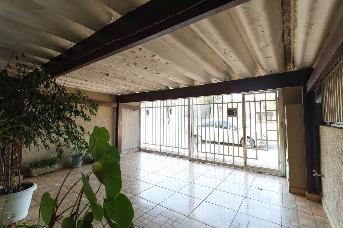 Sobrado de 142m² com 4 quartos em Jaçana