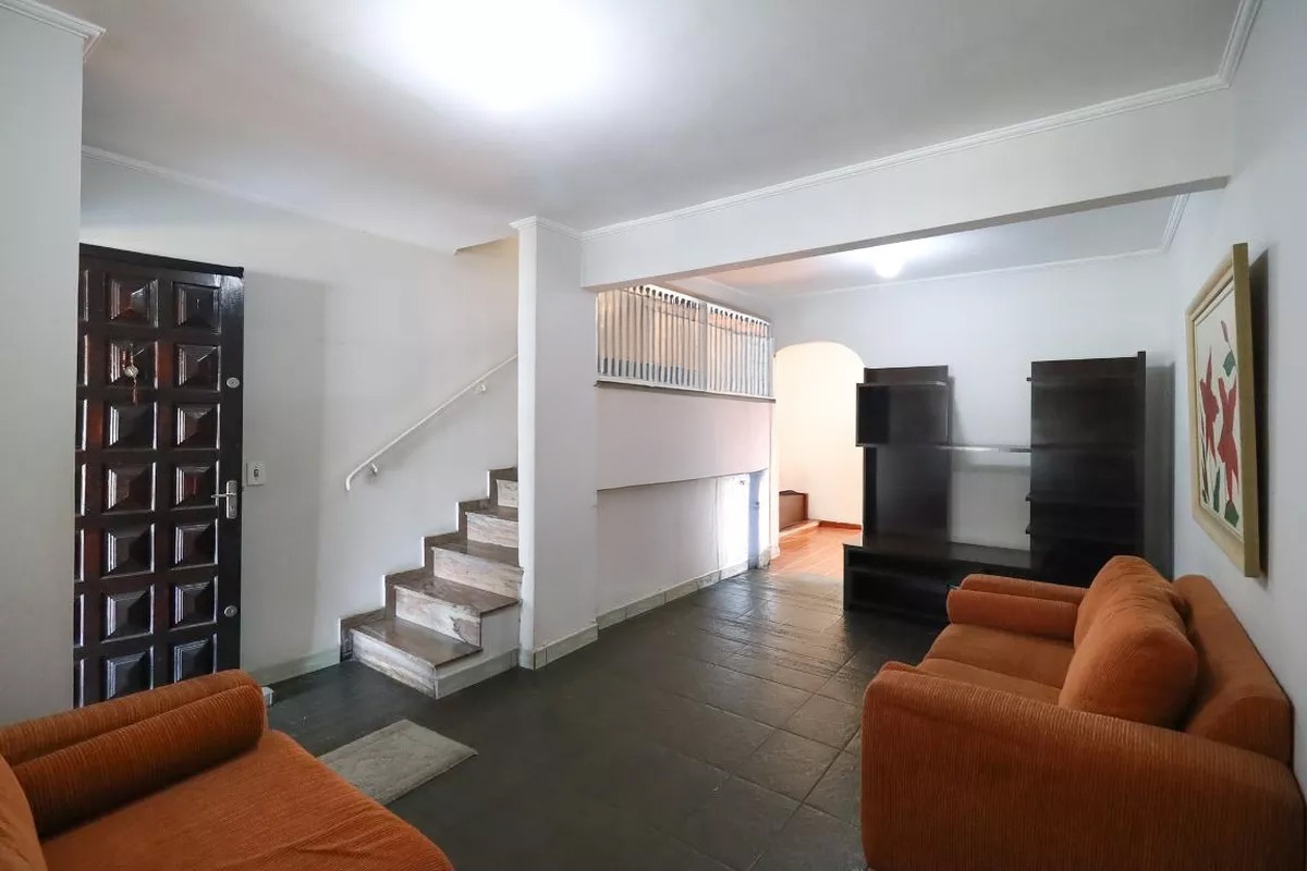 Sobrado de 142m² com 4 quartos em Jaçana