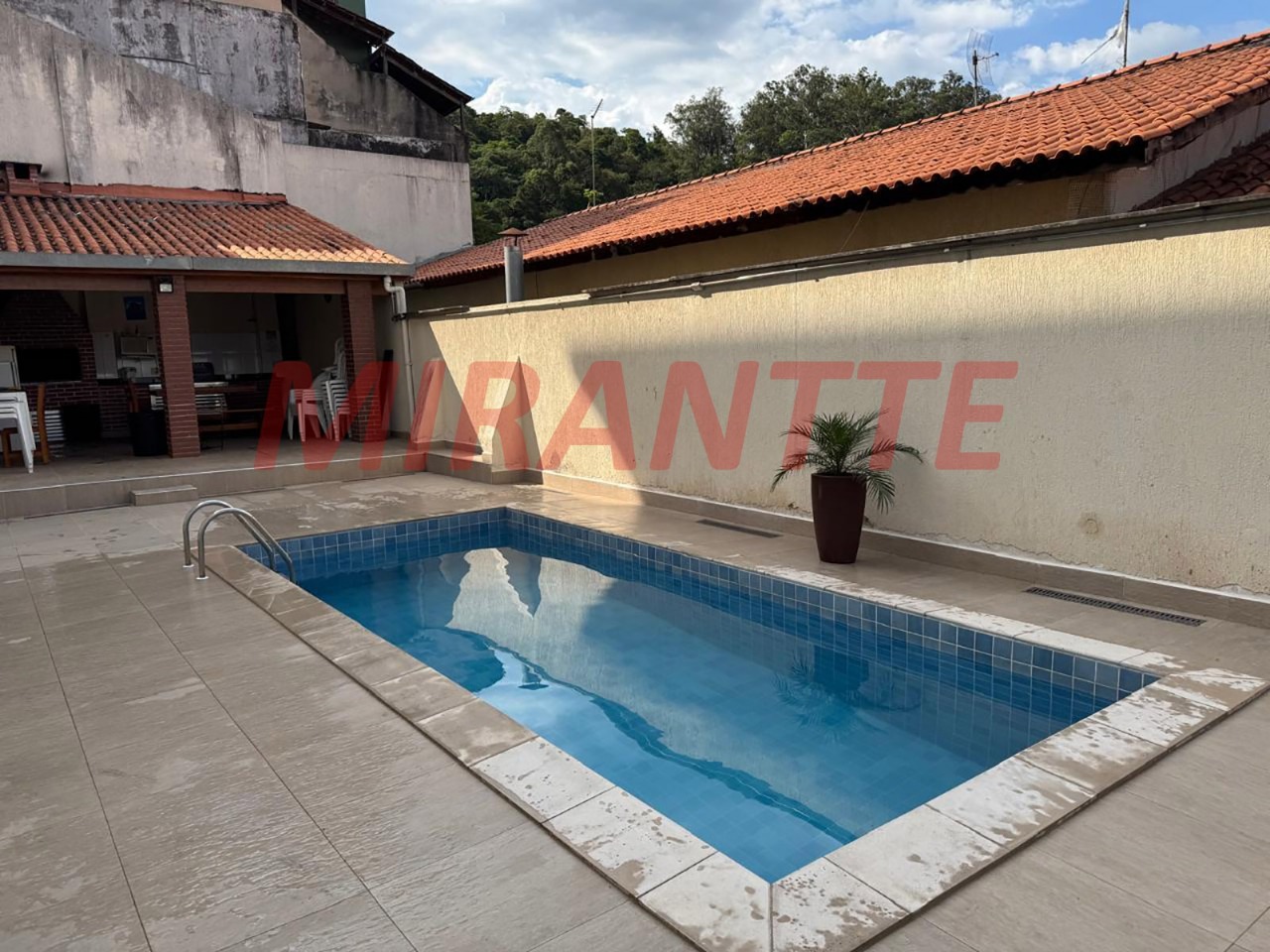 Cond. fechado de 104m² com 2 quartos em Parque Casa De Pedra