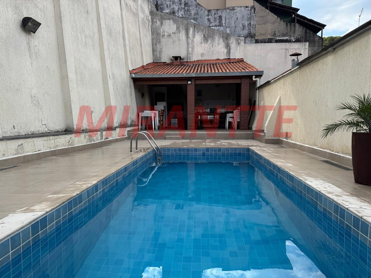 Cond. fechado de 104m² com 2 quartos em Parque Casa De Pedra