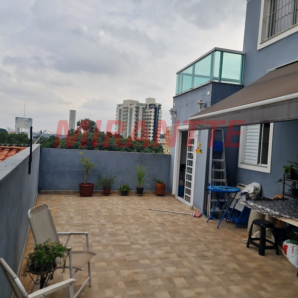 Sobrado de 350m² com 6 quartos em Centro