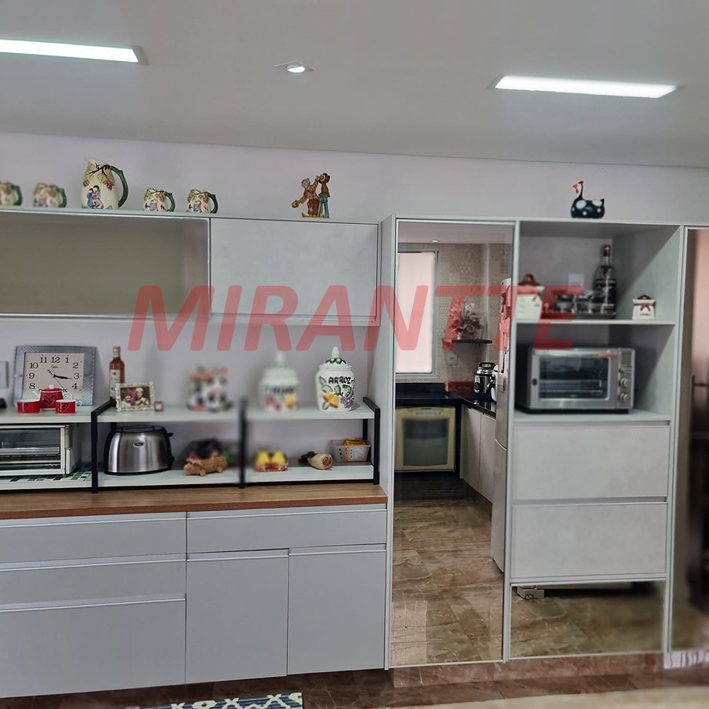 Sobrado de 350m² com 6 quartos em Centro
