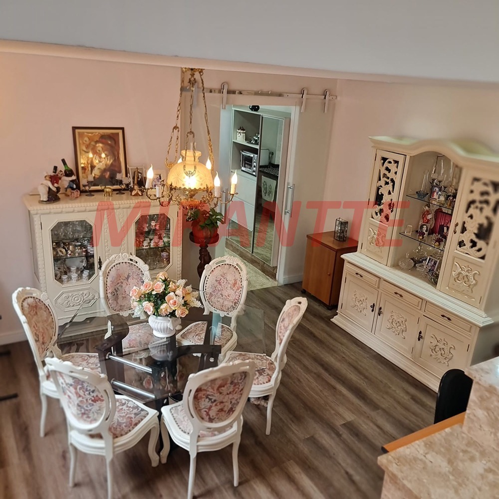 Sobrado de 350m² com 6 quartos em Centro