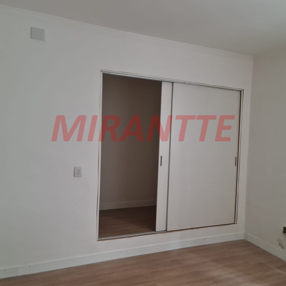 Sobrado de 350m² com 6 quartos em Centro