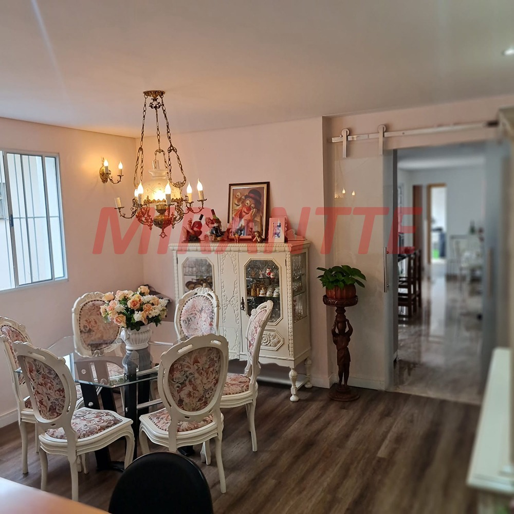 Sobrado de 350m² com 6 quartos em Centro