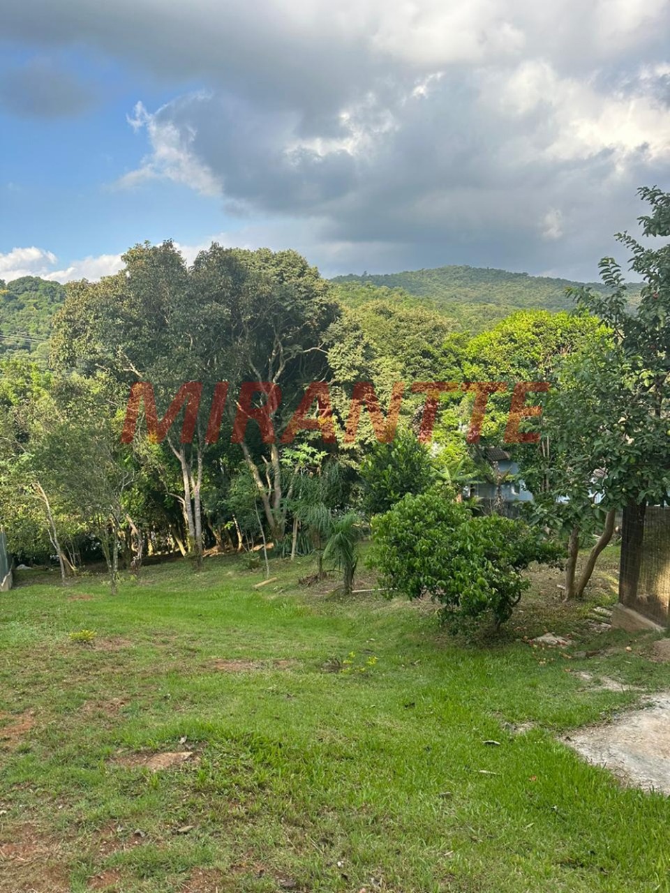 Terreno de 0m² em Roseira