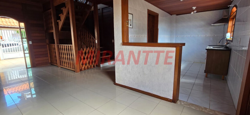 Sobrado de 254m² com 3 quartos em Samambaia