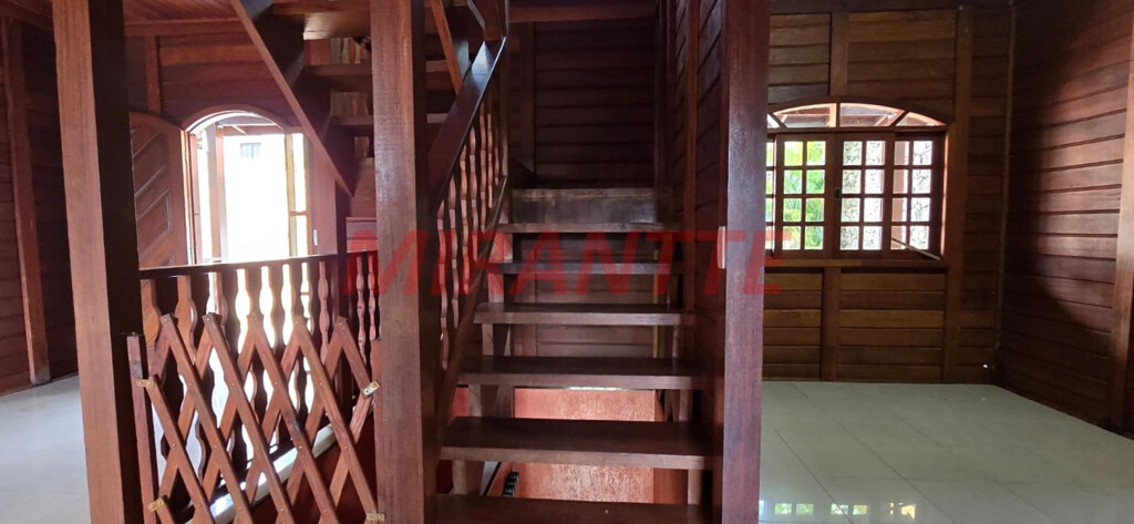 Sobrado de 254m² com 3 quartos em Samambaia