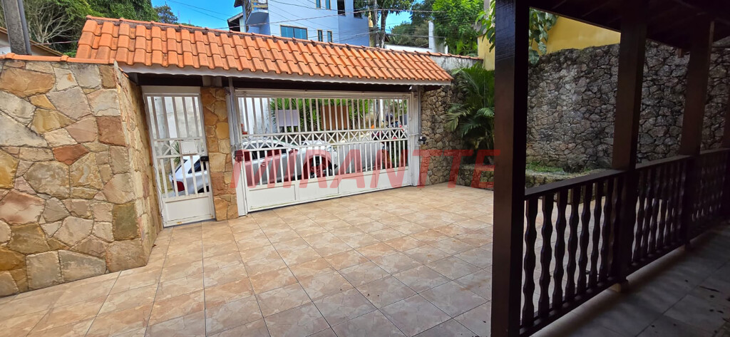 Sobrado de 254m² com 3 quartos em Samambaia