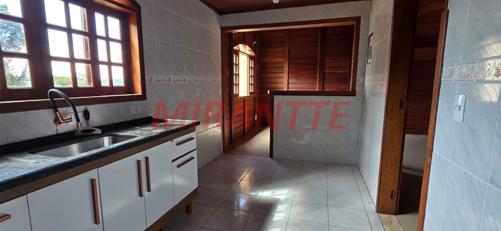 Sobrado de 254m² com 3 quartos em Samambaia