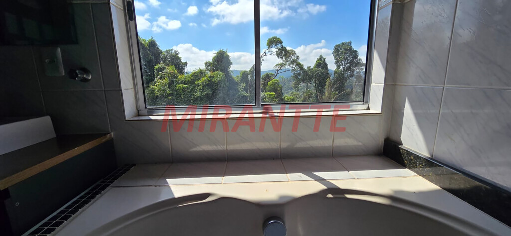 Sobrado de 254m² com 3 quartos em Samambaia