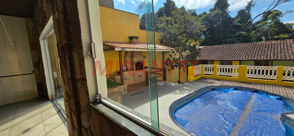 Sobrado de 254m² com 3 quartos em Samambaia