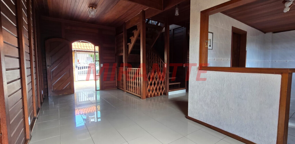 Sobrado de 254m² com 3 quartos em Samambaia