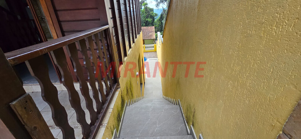 Sobrado de 254m² com 3 quartos em Samambaia
