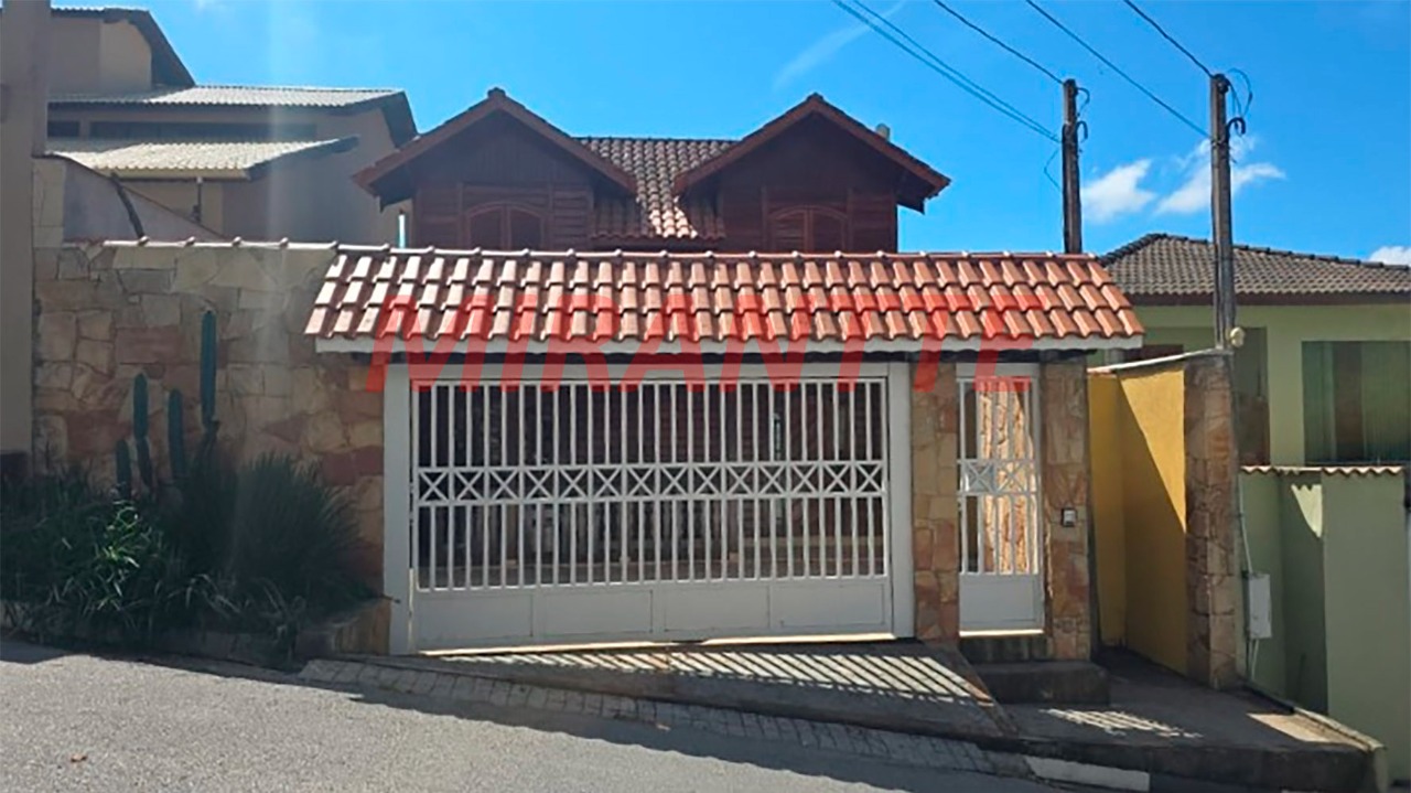 Sobrado de 254m² com 3 quartos em Samambaia