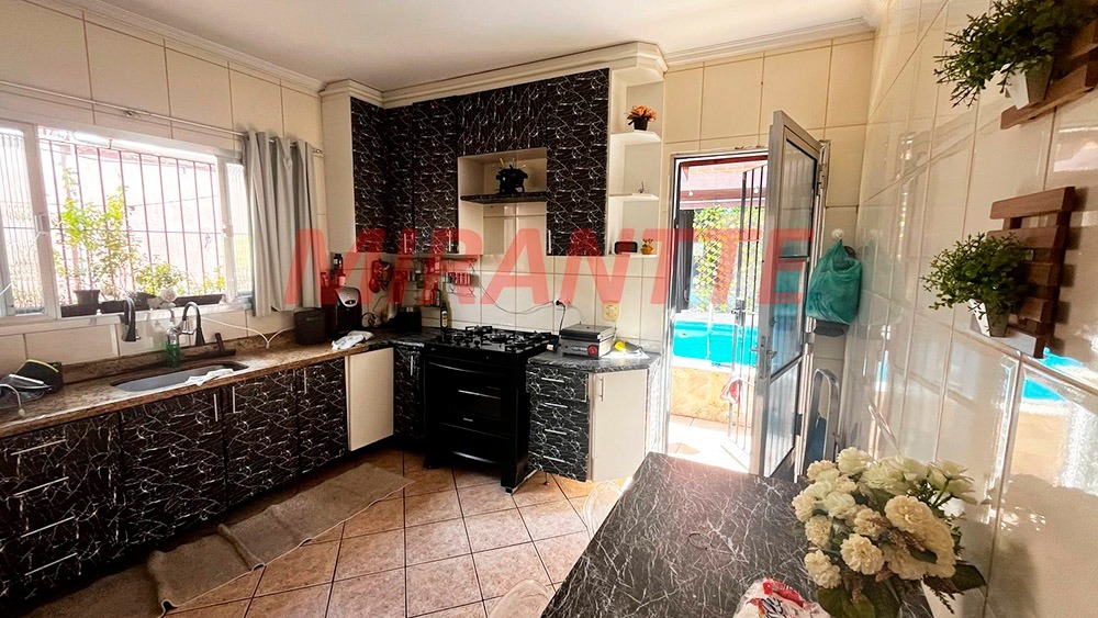 Casa terrea de 240m² com 3 quartos em Santa Teresinha