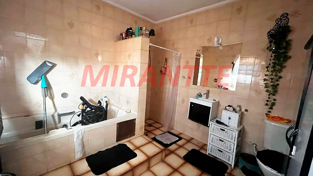 Casa terrea de 240m² com 3 quartos em Santa Teresinha