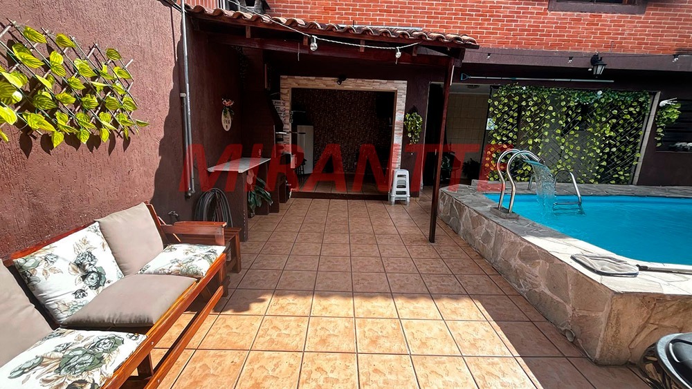 Casa terrea de 240m² com 3 quartos em Santa Teresinha